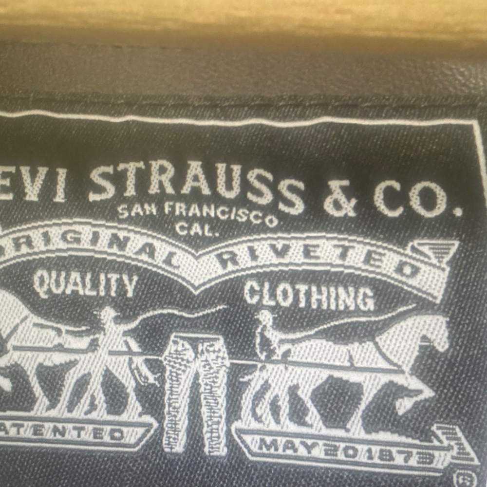 Levi’s Black Faux Leather Moto Puffer Jacket Women’s Sm Biker Streetwear Coat - Picture 8 of 12